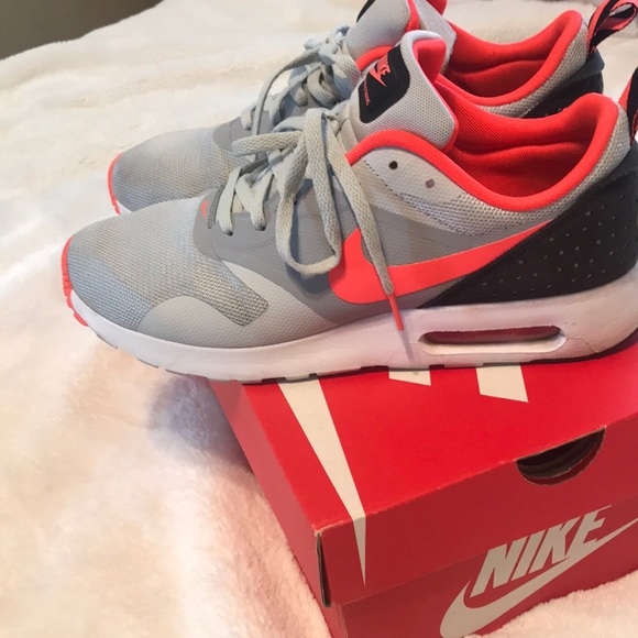 womens air max tavas